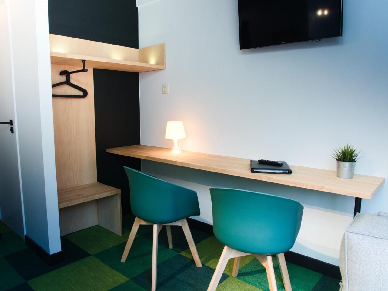 דינאן Hotel Aquatel מראה חיצוני תמונה