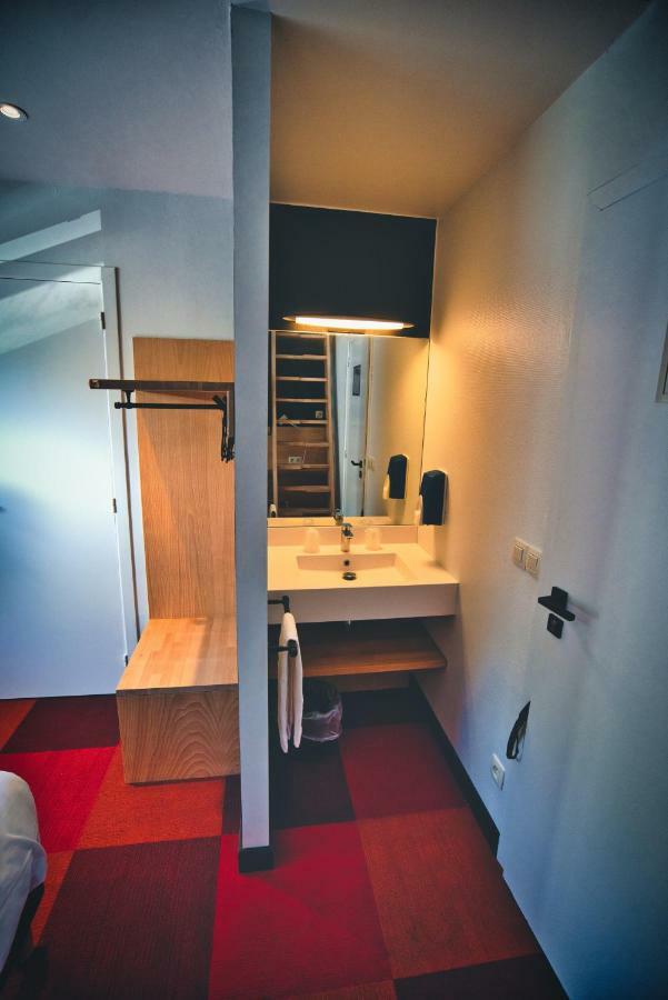 דינאן Hotel Aquatel מראה חיצוני תמונה
